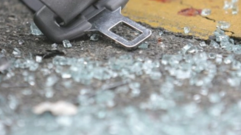 Një i vdekur dhe dy të lënduar nga aksidenti i rëndë në autostradën Shkup   Kumanovë