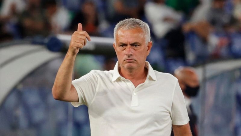 Humbje në derbi dhe lamtumirë titulli  Mourinho shpërthen në Turqi  U vendos gjithçka para fillimit të sezonit