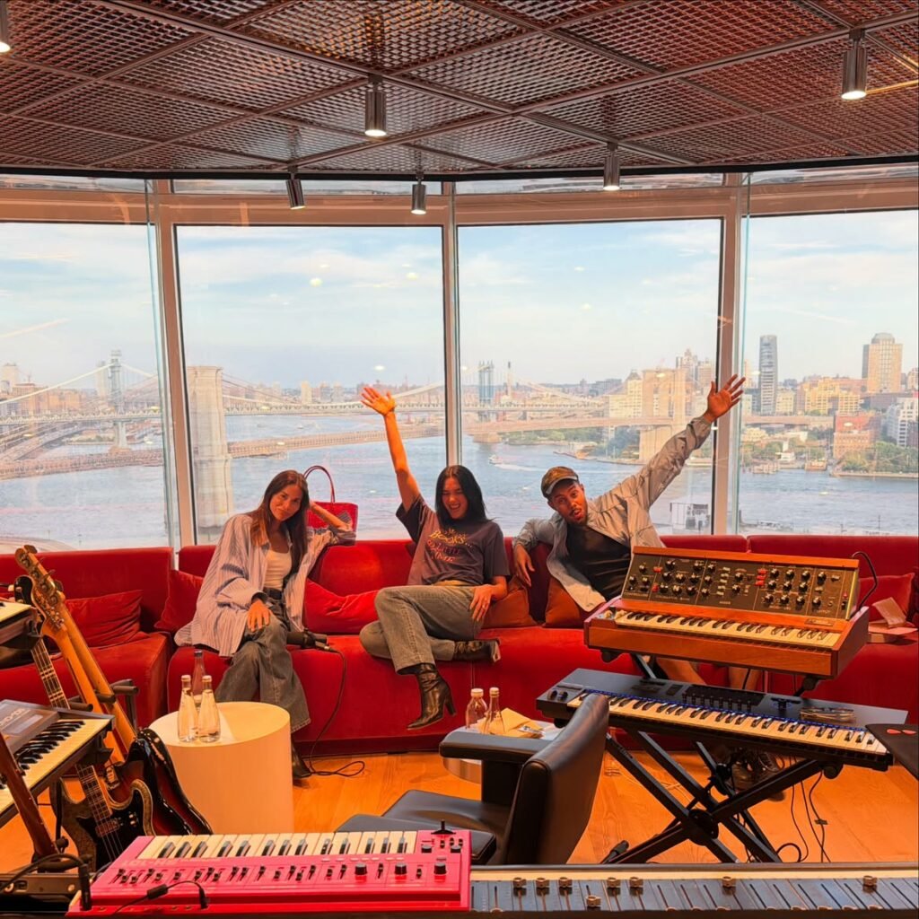 dua lipa rikthehet ne studio po pergatit kenge te re 6a95e1e6d2b9a