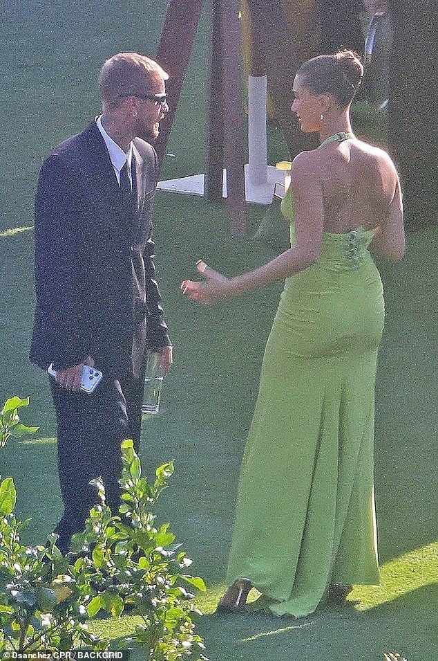 moment i tensionuar mes justin dhe hailey bieber 6a95fe1235a51
